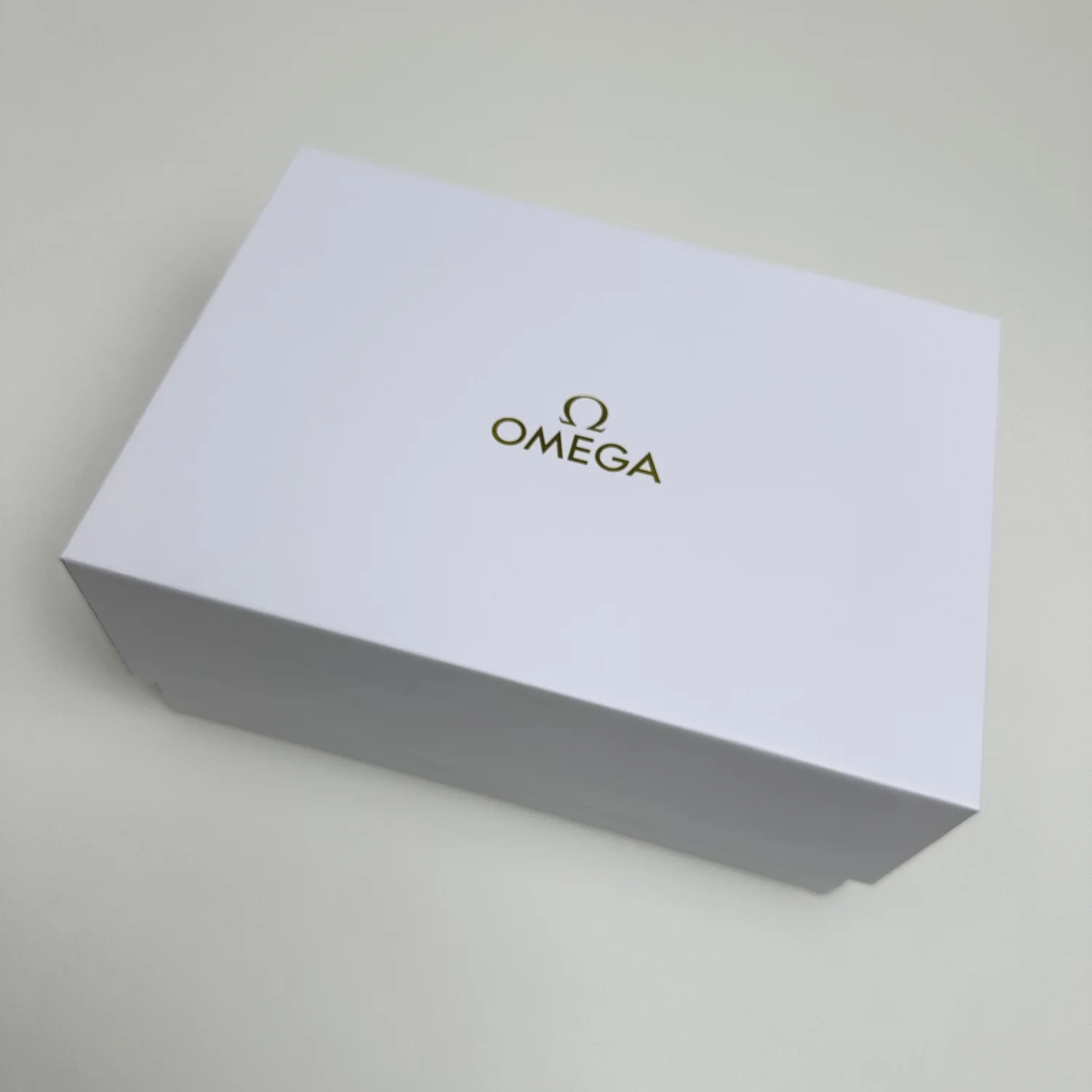 Omega Boutique Red Leather Zipper Pouch with Gold-Tone Hardware